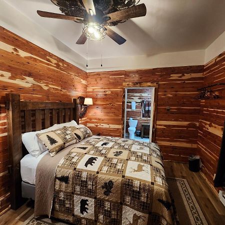 Log Cabin Inn Eureka Springs Bagian luar foto