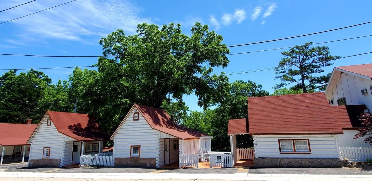 Log Cabin Inn Eureka Springs Bagian luar foto