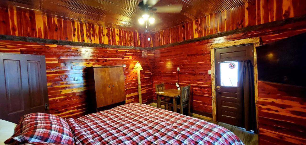 Log Cabin Inn Eureka Springs Bagian luar foto
