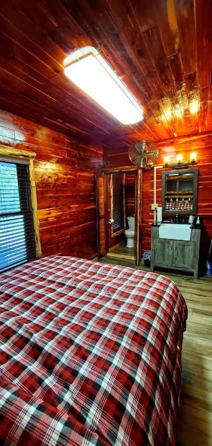 Log Cabin Inn Eureka Springs Bagian luar foto