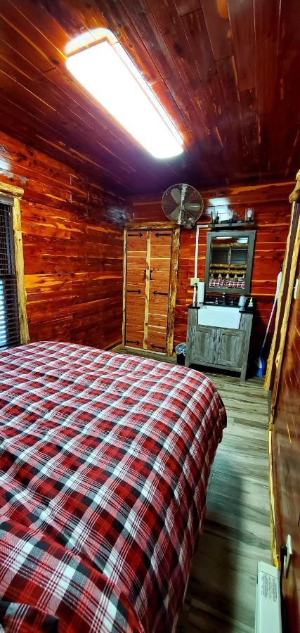 Log Cabin Inn Eureka Springs Bagian luar foto