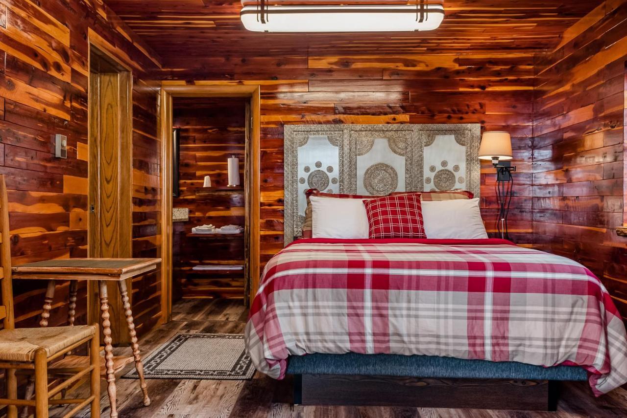 Log Cabin Inn Eureka Springs Bagian luar foto