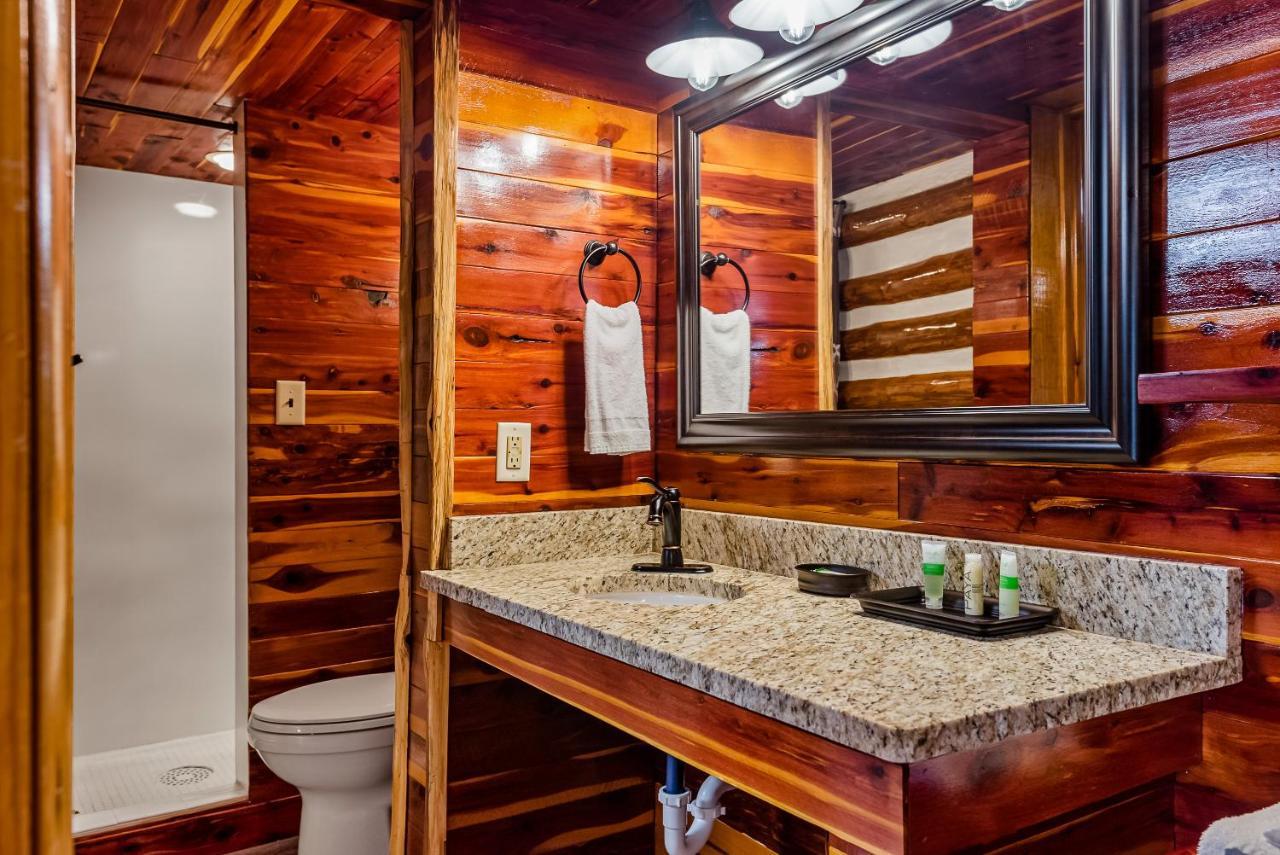 Log Cabin Inn Eureka Springs Bagian luar foto