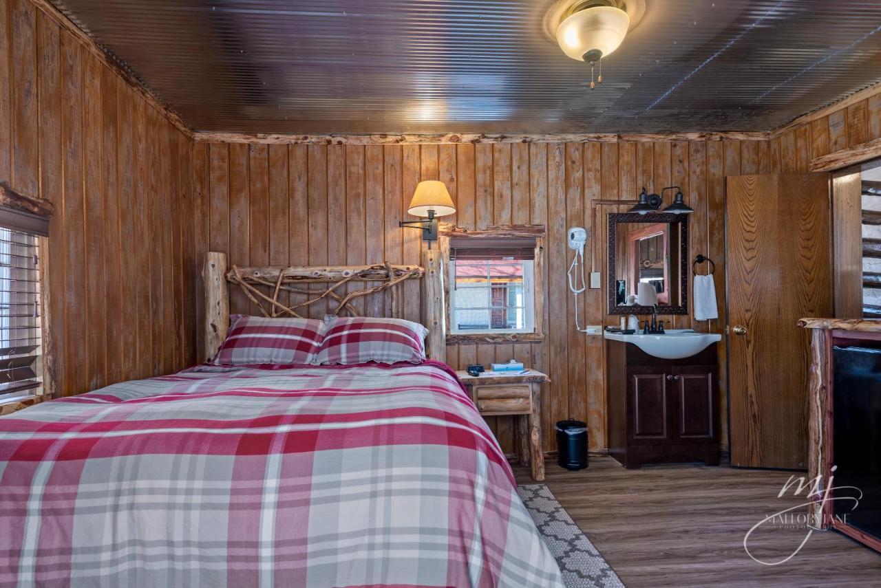 Log Cabin Inn Eureka Springs Bagian luar foto