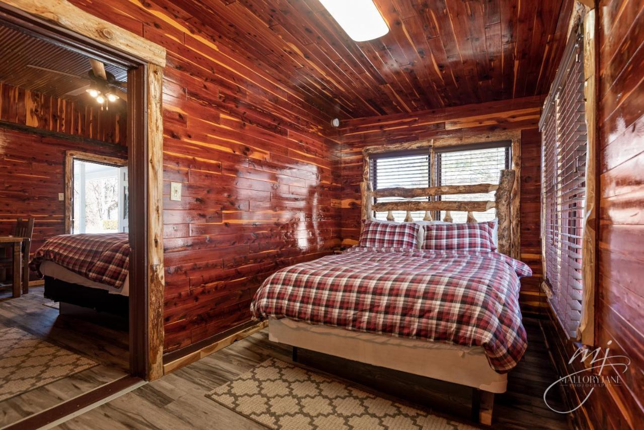 Log Cabin Inn Eureka Springs Bagian luar foto