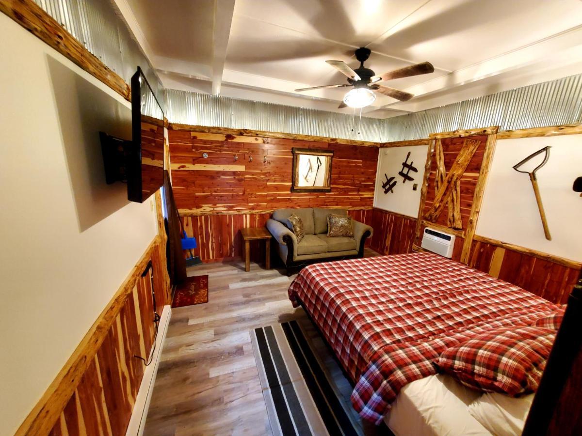 Log Cabin Inn Eureka Springs Bagian luar foto