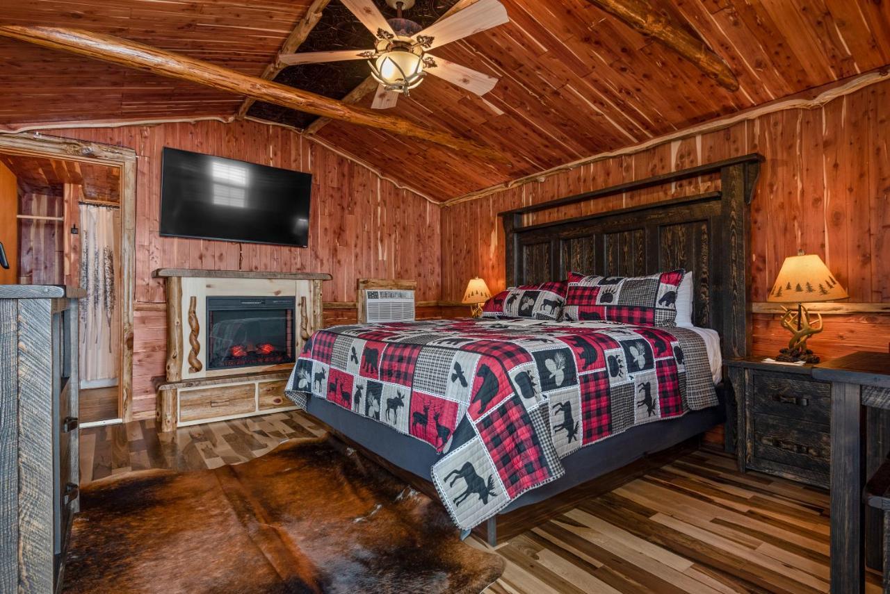 Log Cabin Inn Eureka Springs Bagian luar foto