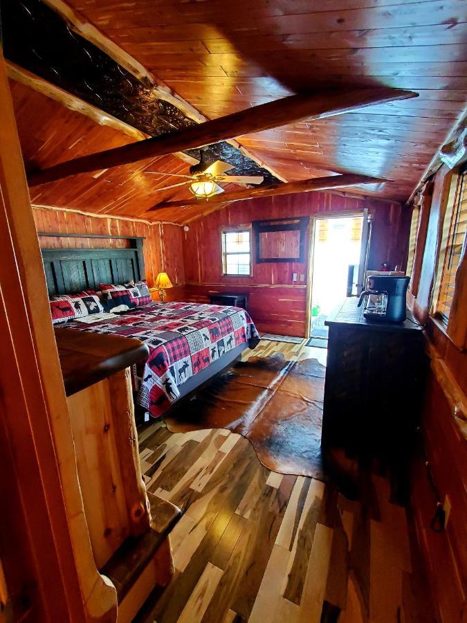 Log Cabin Inn Eureka Springs Bagian luar foto