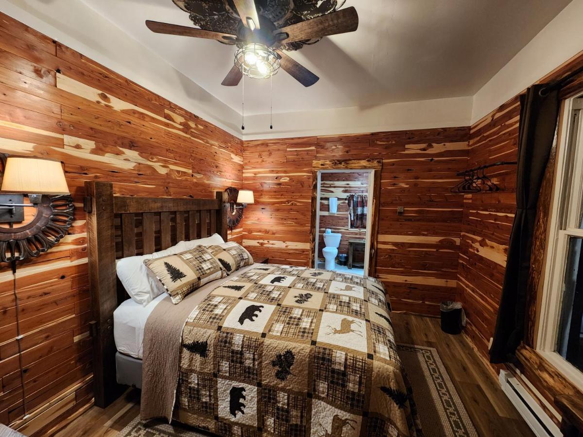 Log Cabin Inn Eureka Springs Bagian luar foto