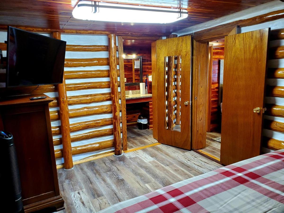 Log Cabin Inn Eureka Springs Bagian luar foto