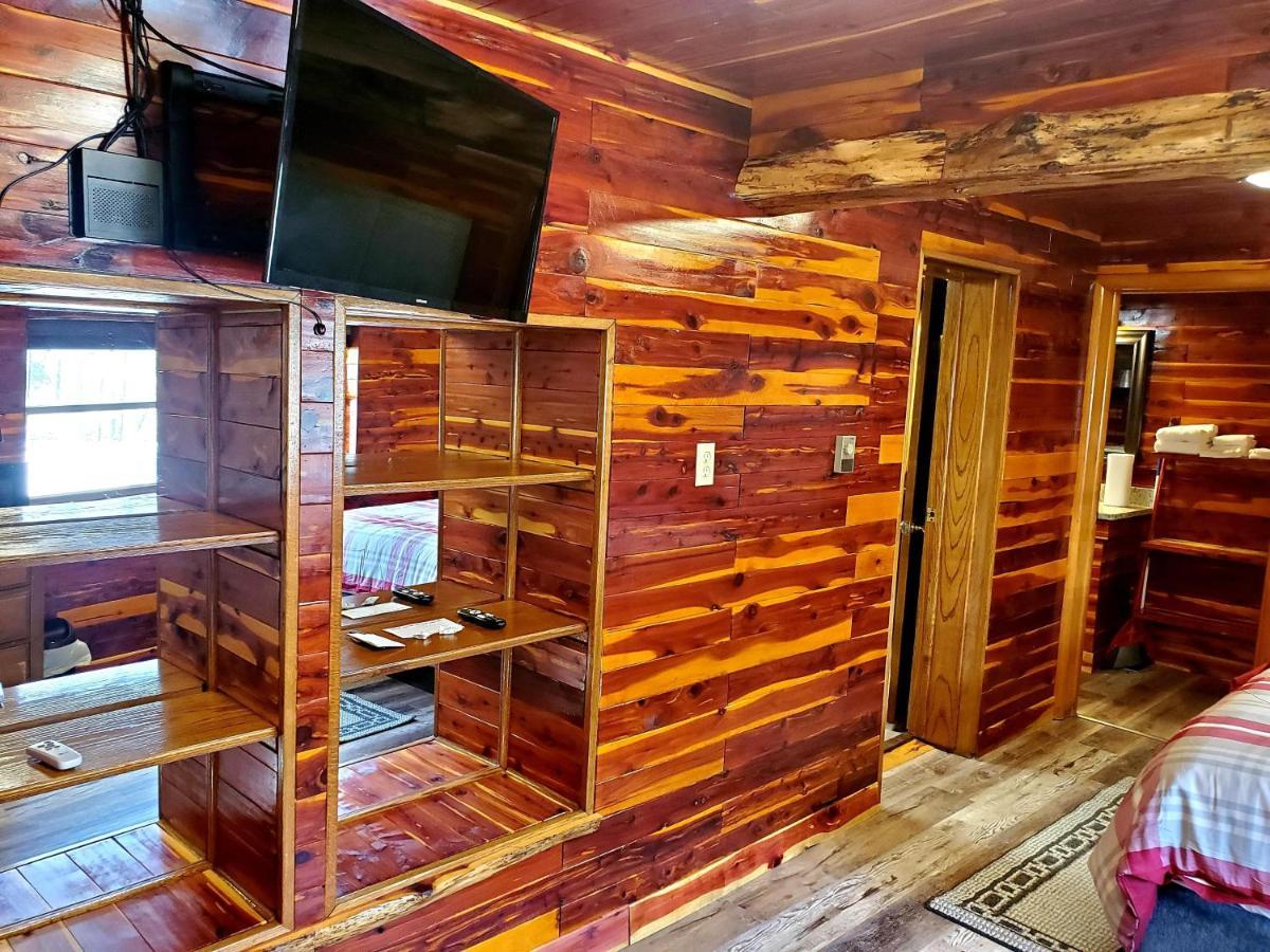 Log Cabin Inn Eureka Springs Bagian luar foto